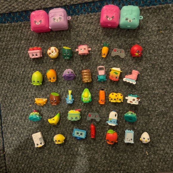 Shopkins bundle - Picture 1 of 3
